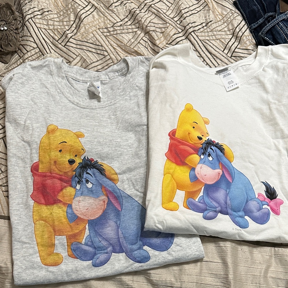 Winnie the Pooh  T-Shirt in Light Gray and white